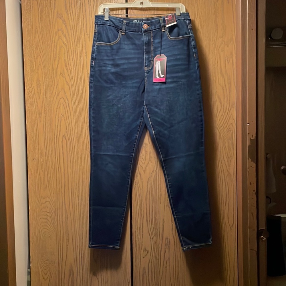 🔥Sale🔥Women’s Nice dark blue stretch super high rise jeggings..NWT..never worn